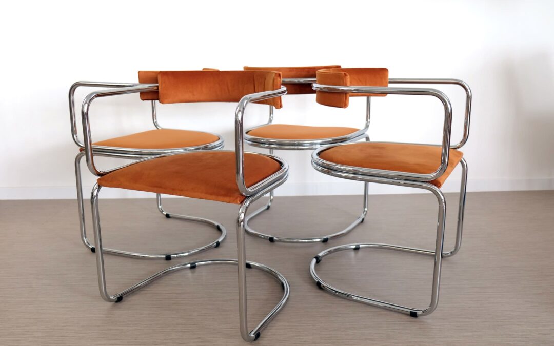 RENATO ZEVI, 4 Fauteuils modèle Victoria édité par Roche et Bobois, France année 70