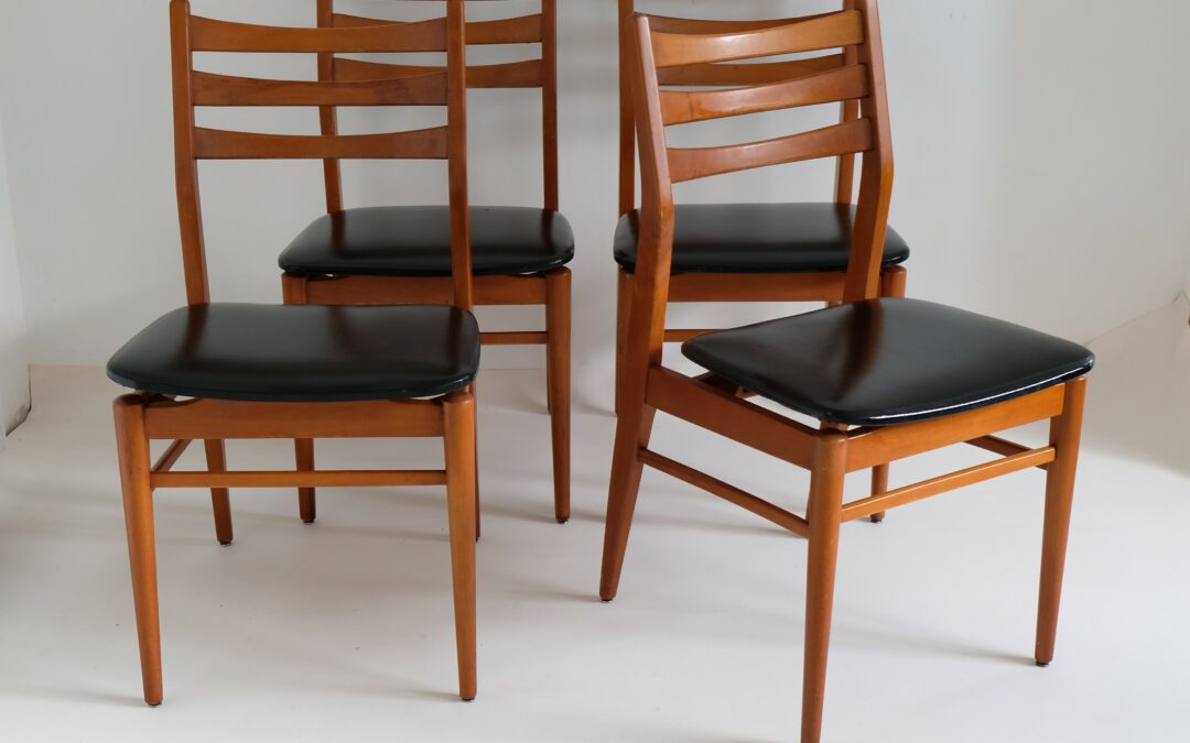 Série de 4 chaises 450€