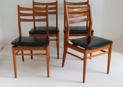 Série de 4 chaises 450€